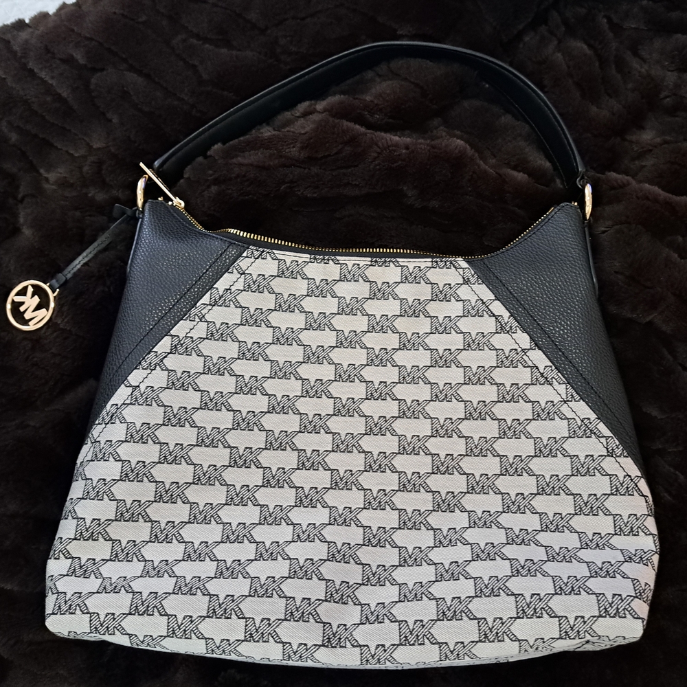 Michael Kors Black and White Women's Bag - Picture 2 of 7
